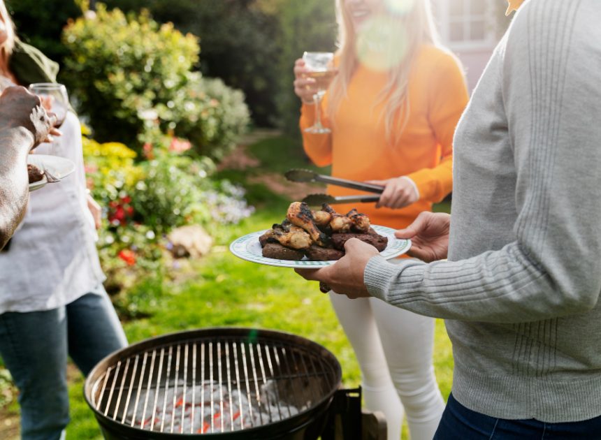 Membuat Tempat Barbeque di Rumah: Santai, Seru, serta Lezat!