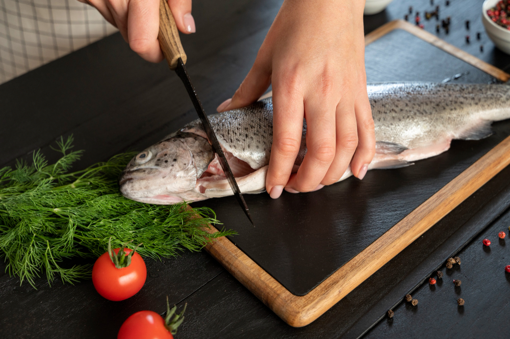 Cara Mudah dan Cepat Membersihkan Sisik Ikan Tanpa Ribet