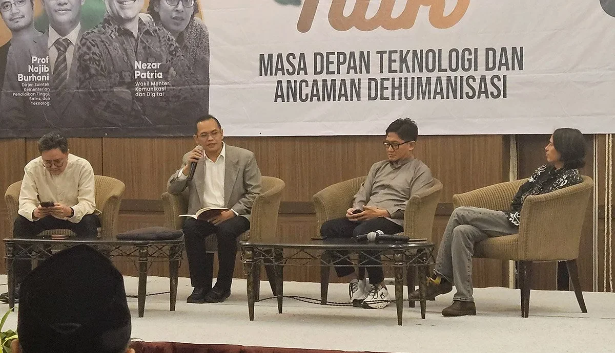 Pentingnya Kemanusiaan dalam Pengembangan Teknologi: Tantangan dan Etika di Era Modern