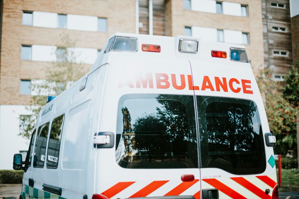 Ambulans: Kendaraan Penolong Nyawa yang Jarang Kita Perhatikan