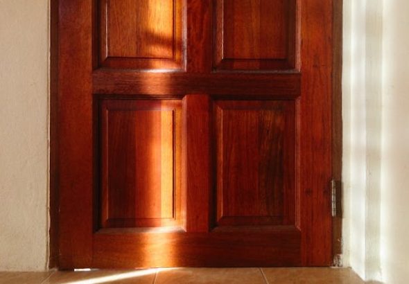 Kayu untuk pintu