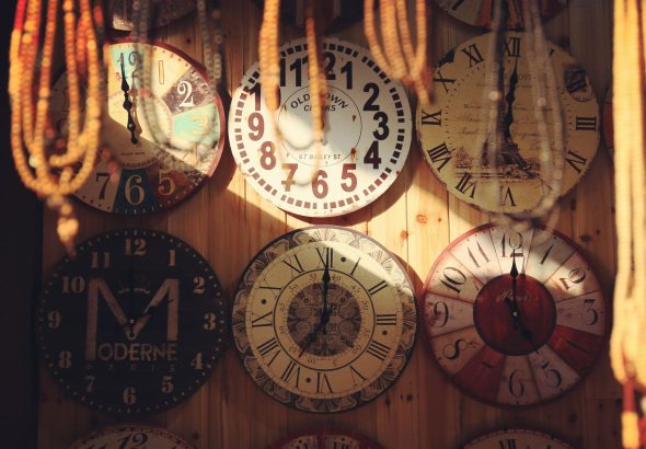 Jam dinding vintage